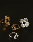 “Fortune Circle” Shell Hibiscus & Clover Ring