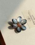 Gray Mother of Pearl Flower & Agate Brooch - floysun