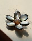 Gray Mother of Pearl Flower & Agate Brooch - floysun